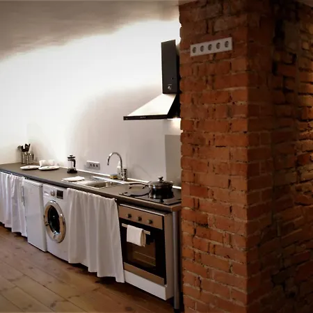 Studio By The Dome Square