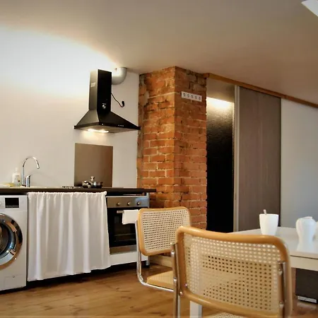 Studio By The Dome Square Apartment